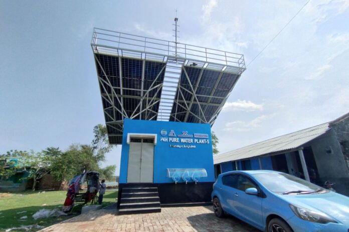 solar_water_desalination_greenfinity_2606282053 A solar water desalination plant
